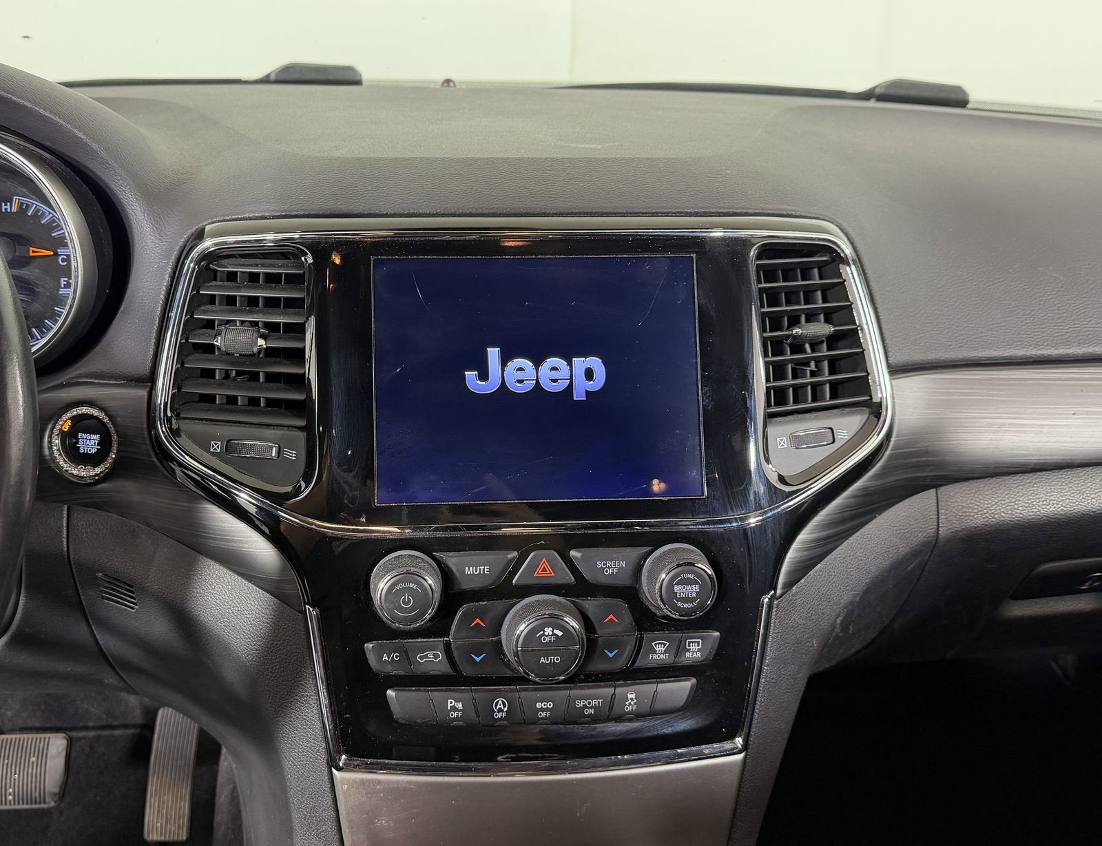 2020 Jeep Grand Cherokee Altitude 4x2