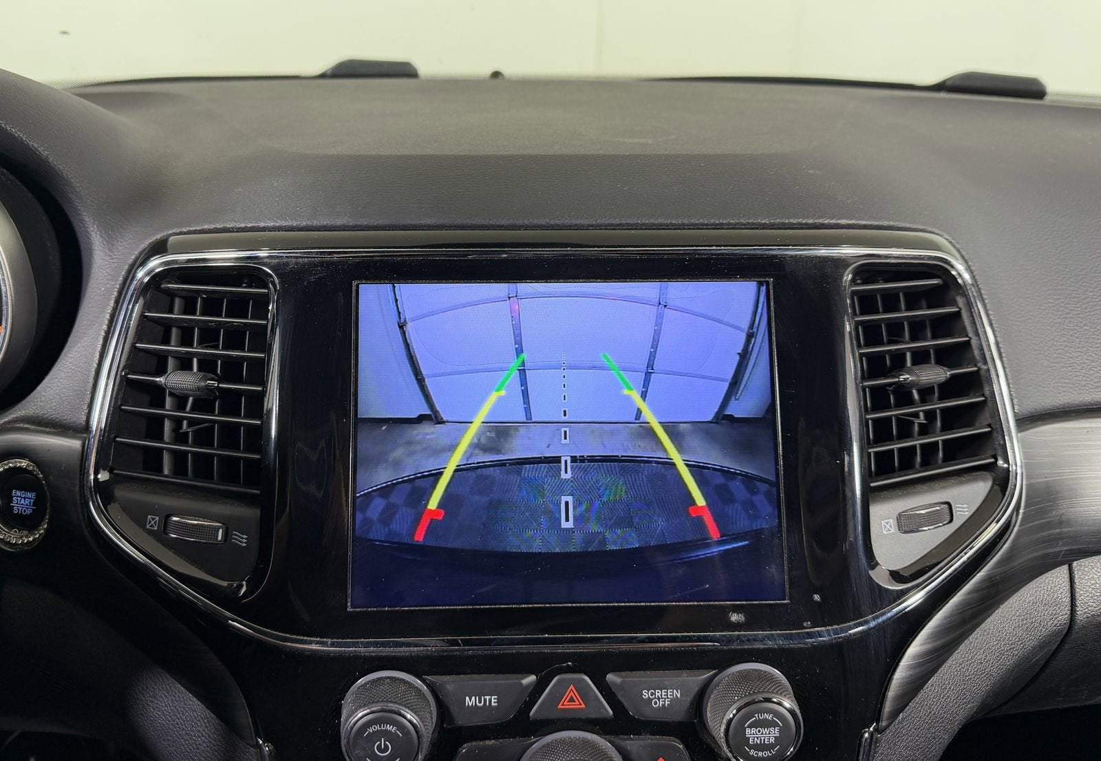 2020 Jeep Grand Cherokee Altitude 4x2