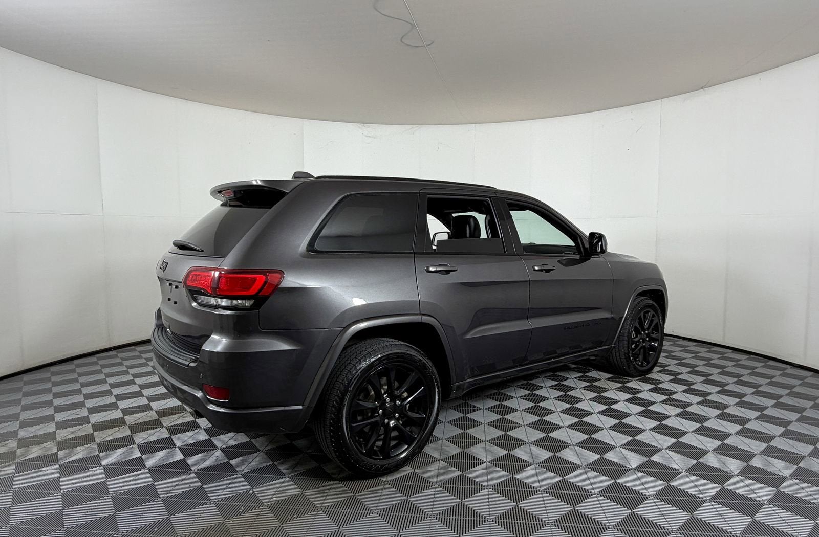 2020 Jeep Grand Cherokee Altitude 4x2