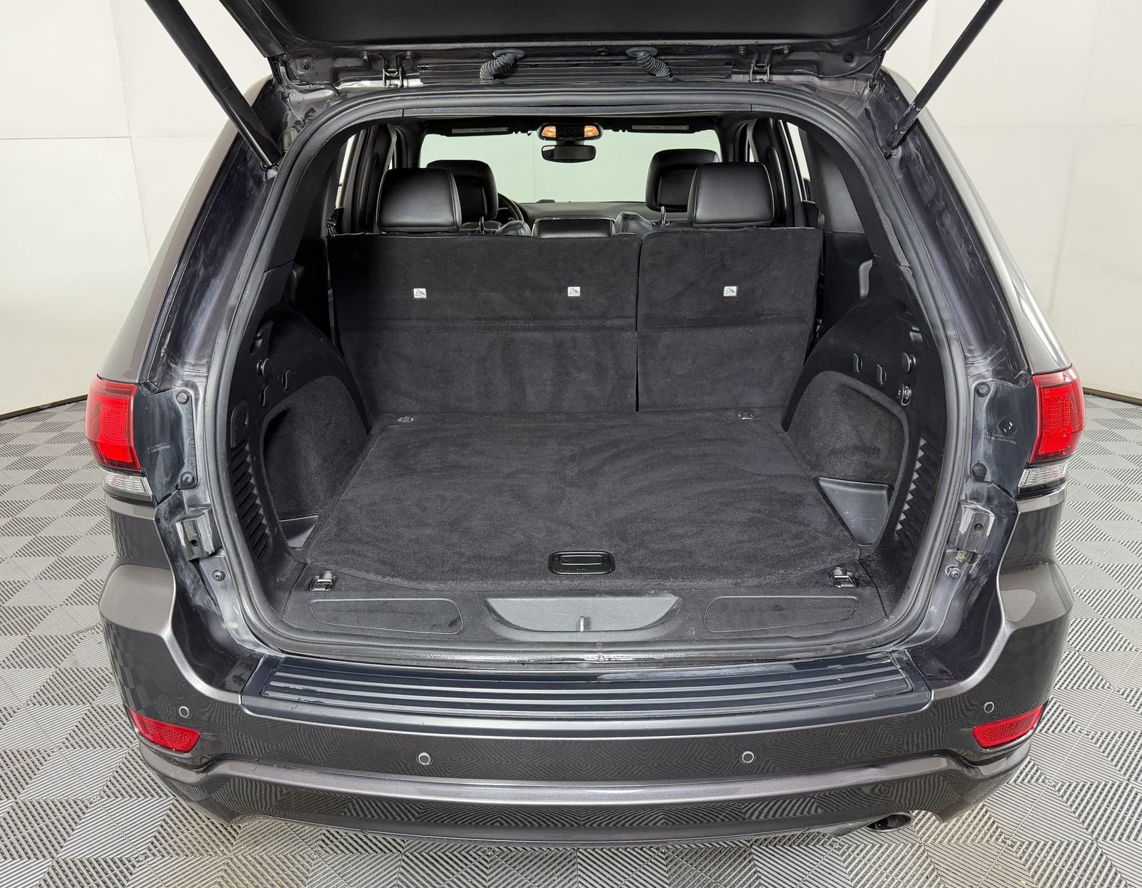 2020 Jeep Grand Cherokee Altitude 4x2