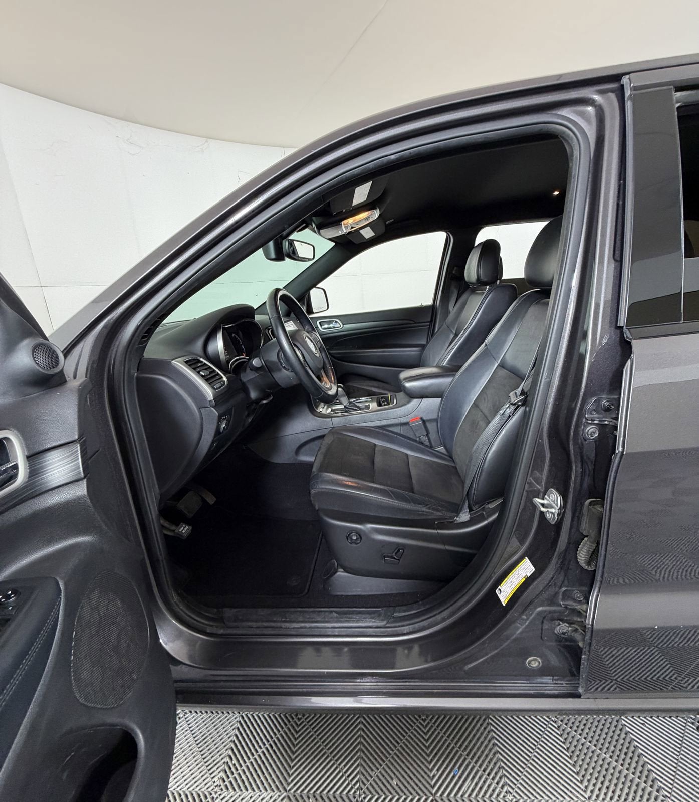 2020 Jeep Grand Cherokee Altitude 4x2