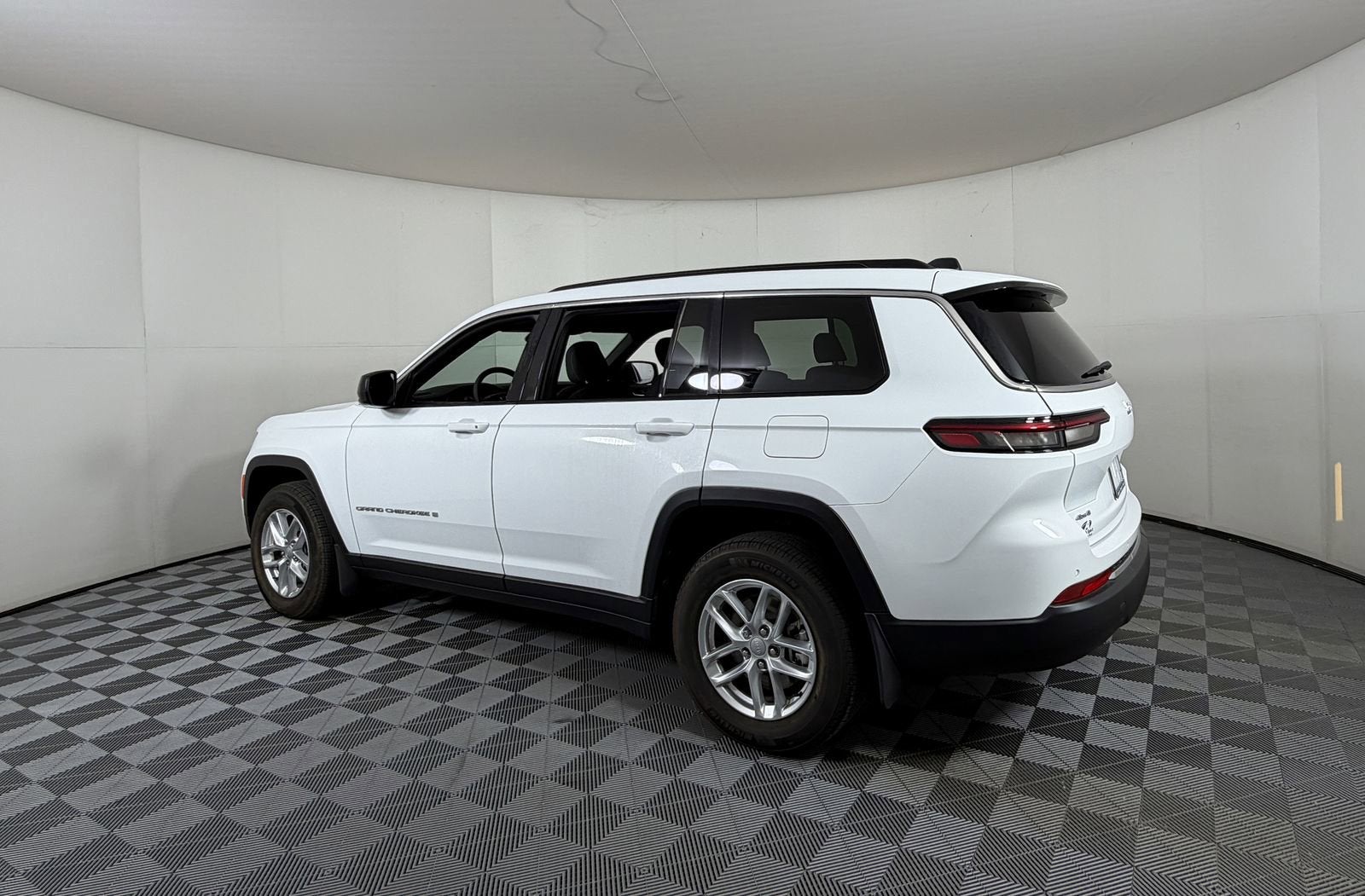 2025 Jeep Grand Cherokee L Laredo X 4x4