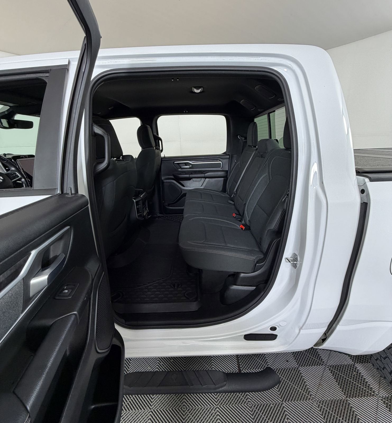 2021 RAM 1500 Big Horn Crew Cab 4x4 5'7" Box