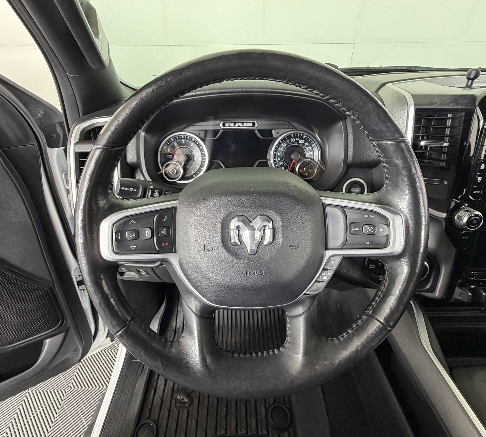 2021 RAM 1500 Big Horn Crew Cab 4x4 5'7" Box