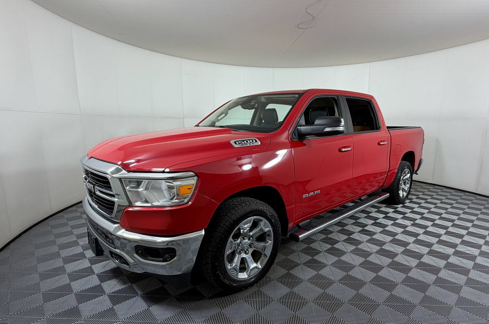 2020 RAM 1500 Big Horn Crew Cab 4x4 5'7" Box