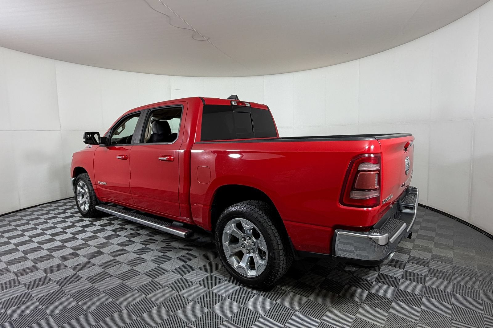 2020 RAM 1500 Big Horn Crew Cab 4x4 5'7" Box