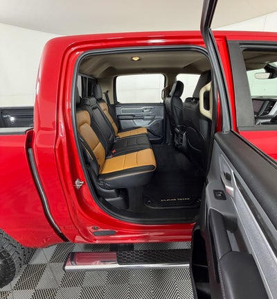 2020 RAM 1500 Big Horn Crew Cab 4x4 5'7" Box