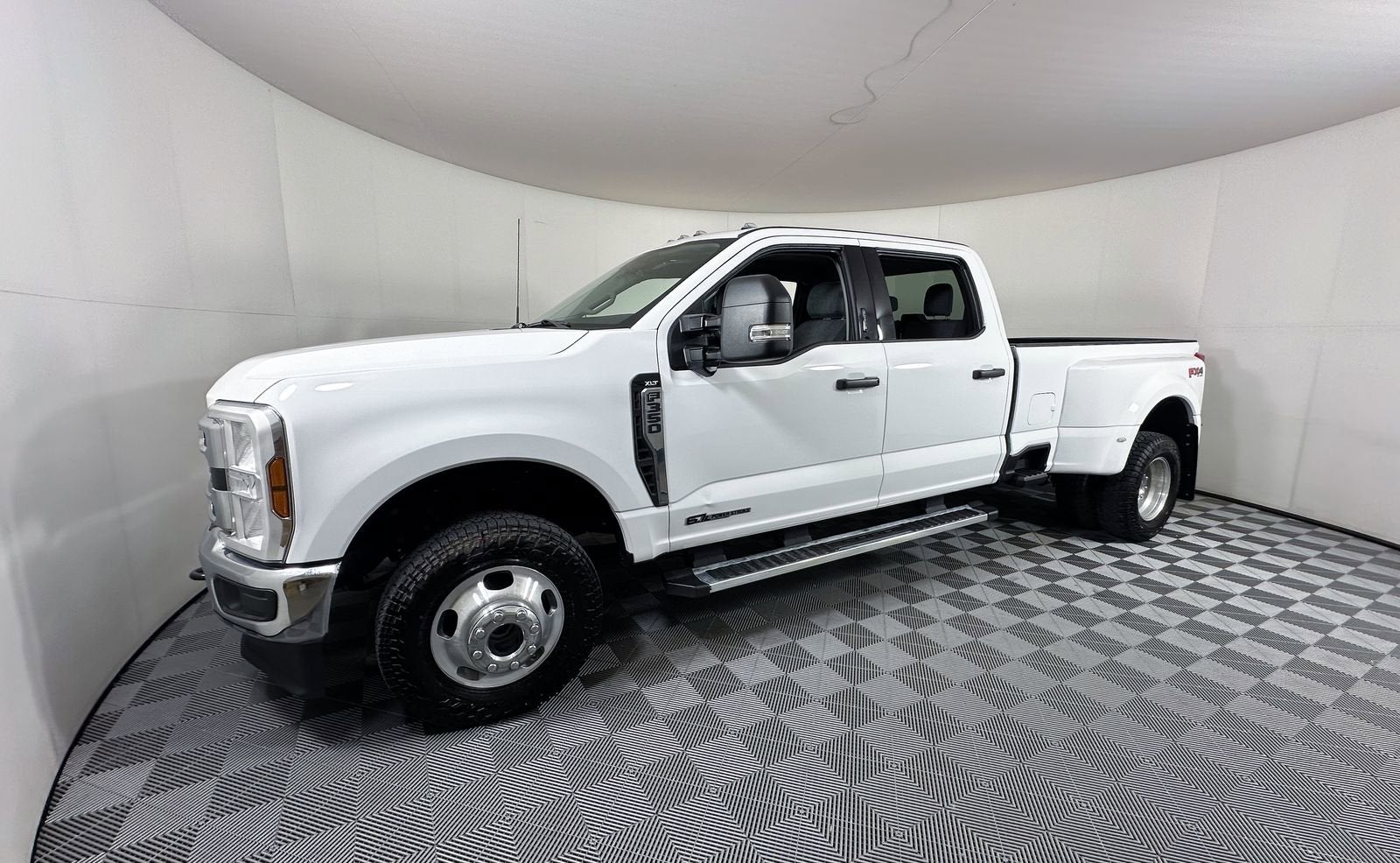 2024 Ford F-350 XLT