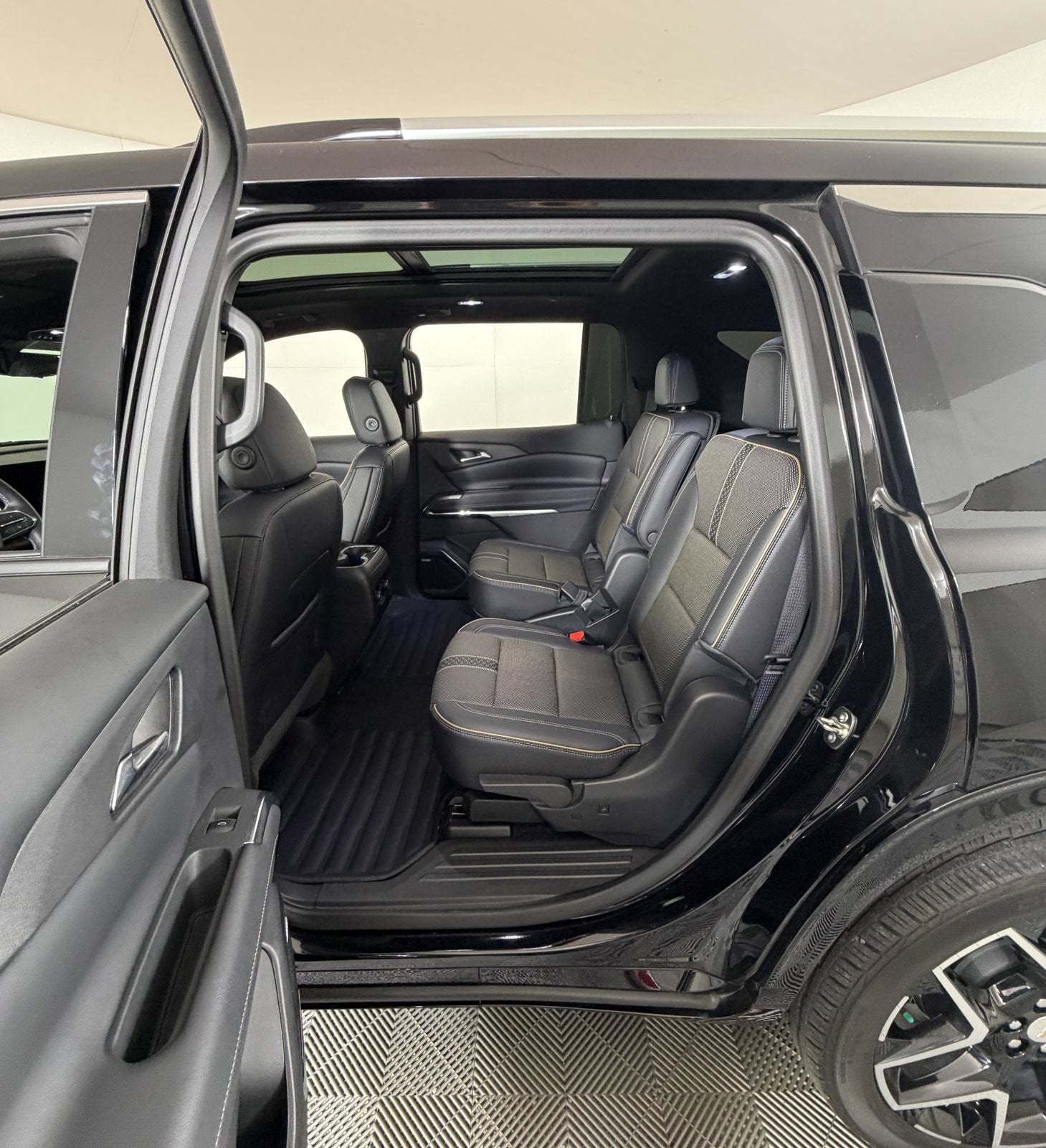 2025 Chevrolet Traverse High Country