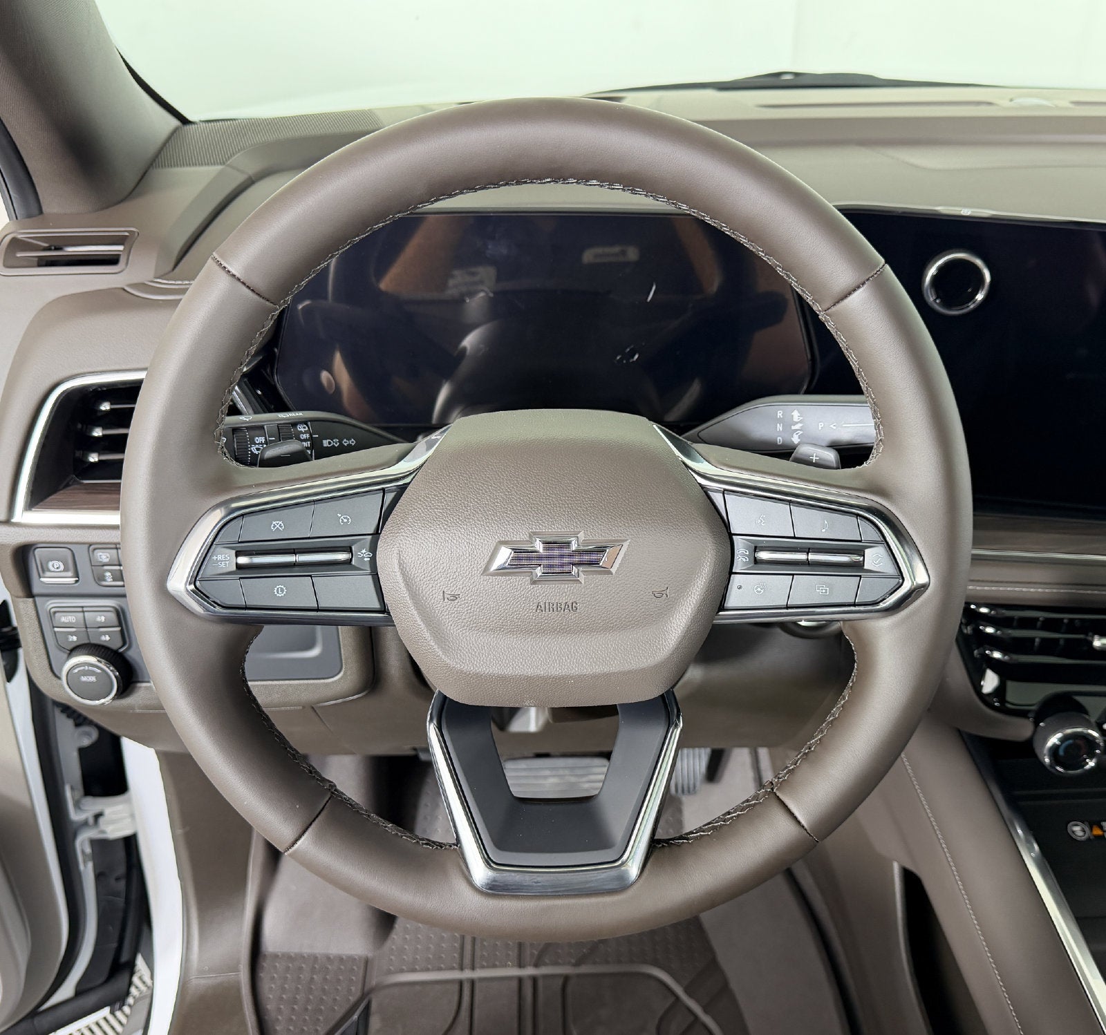 2027 Chevrolet Tahoe Z71 - Photo 11