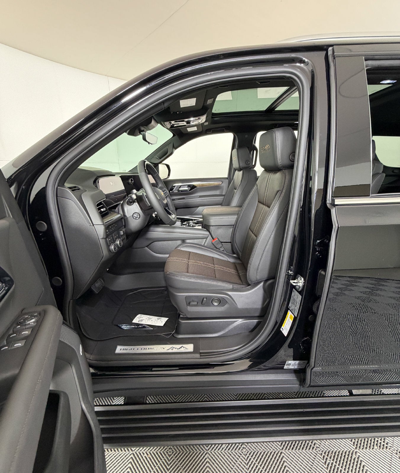 2027 Chevrolet Tahoe High Country - Photo 10