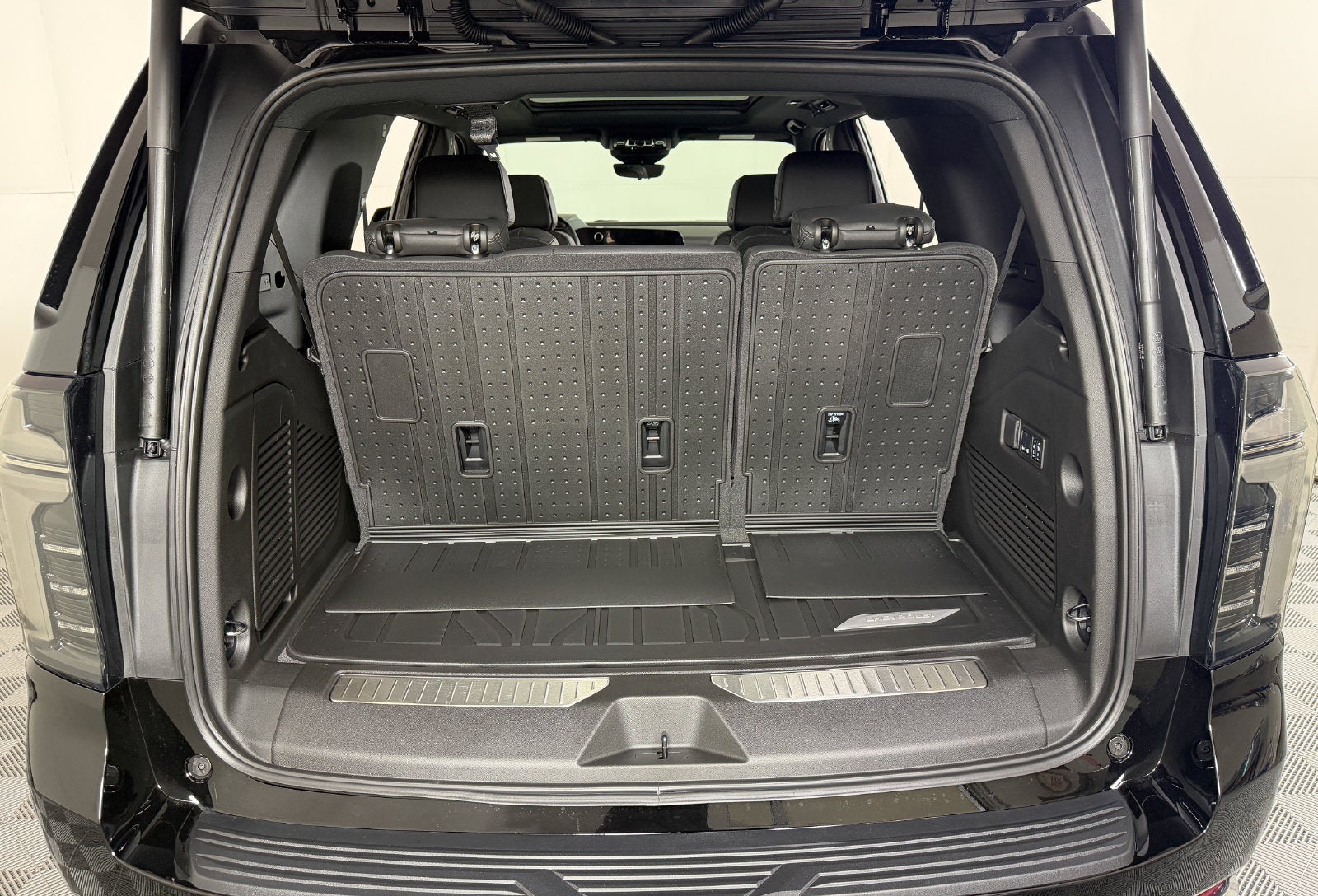2027 Chevrolet Tahoe High Country - Photo 8