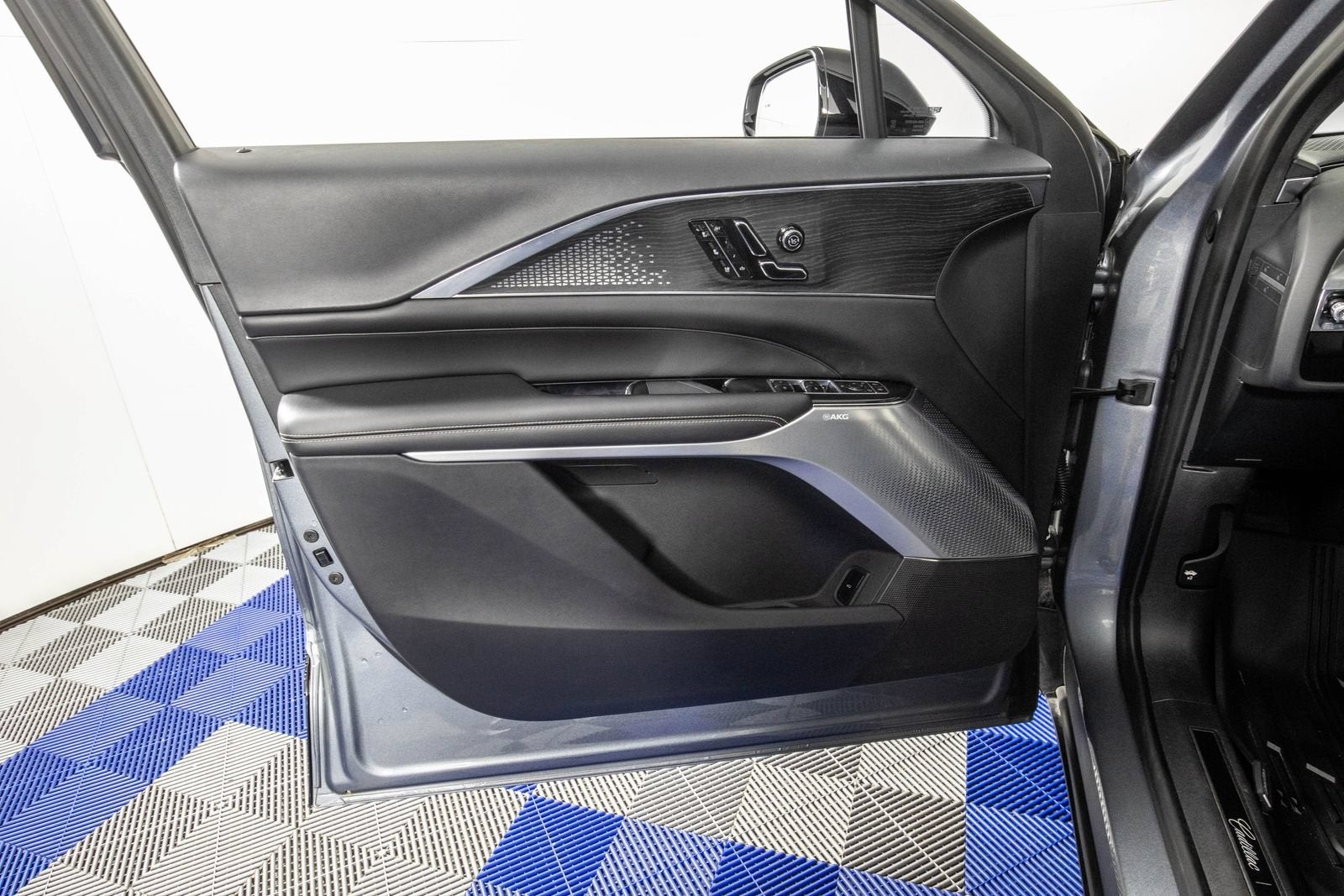 2023 Cadillac LYRIQ RWD Luxury
