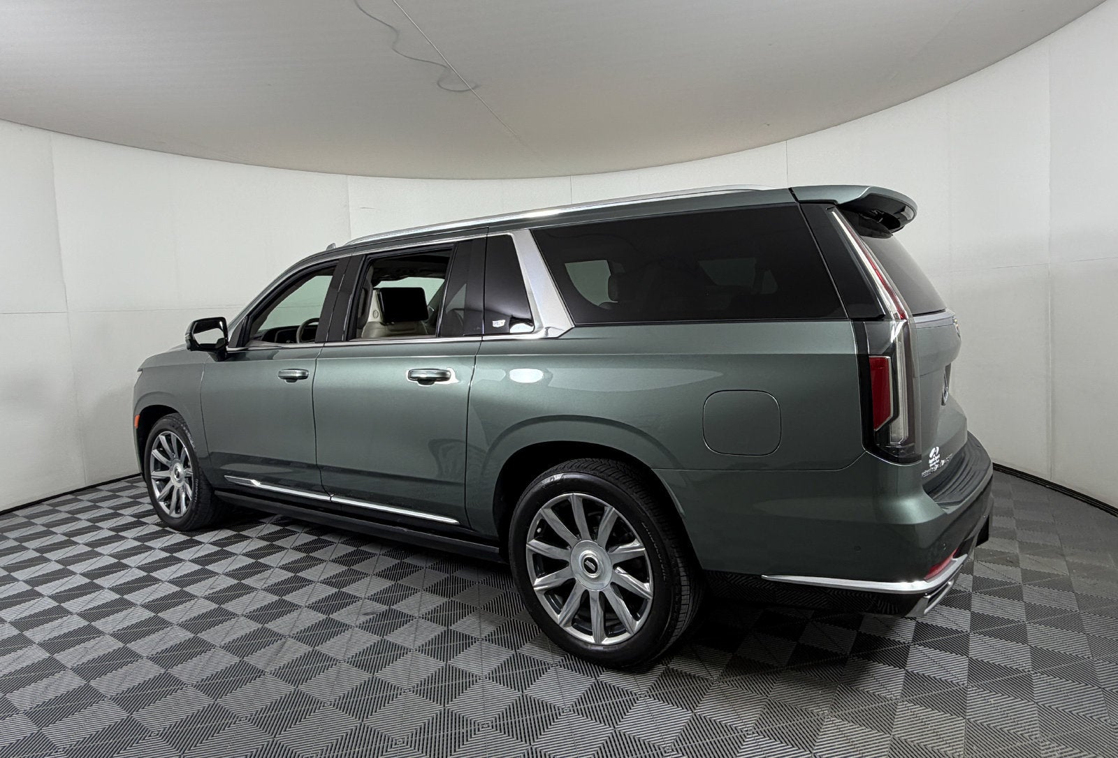 2023 Cadillac Escalade ESV 4WD Premium Luxury Platinum