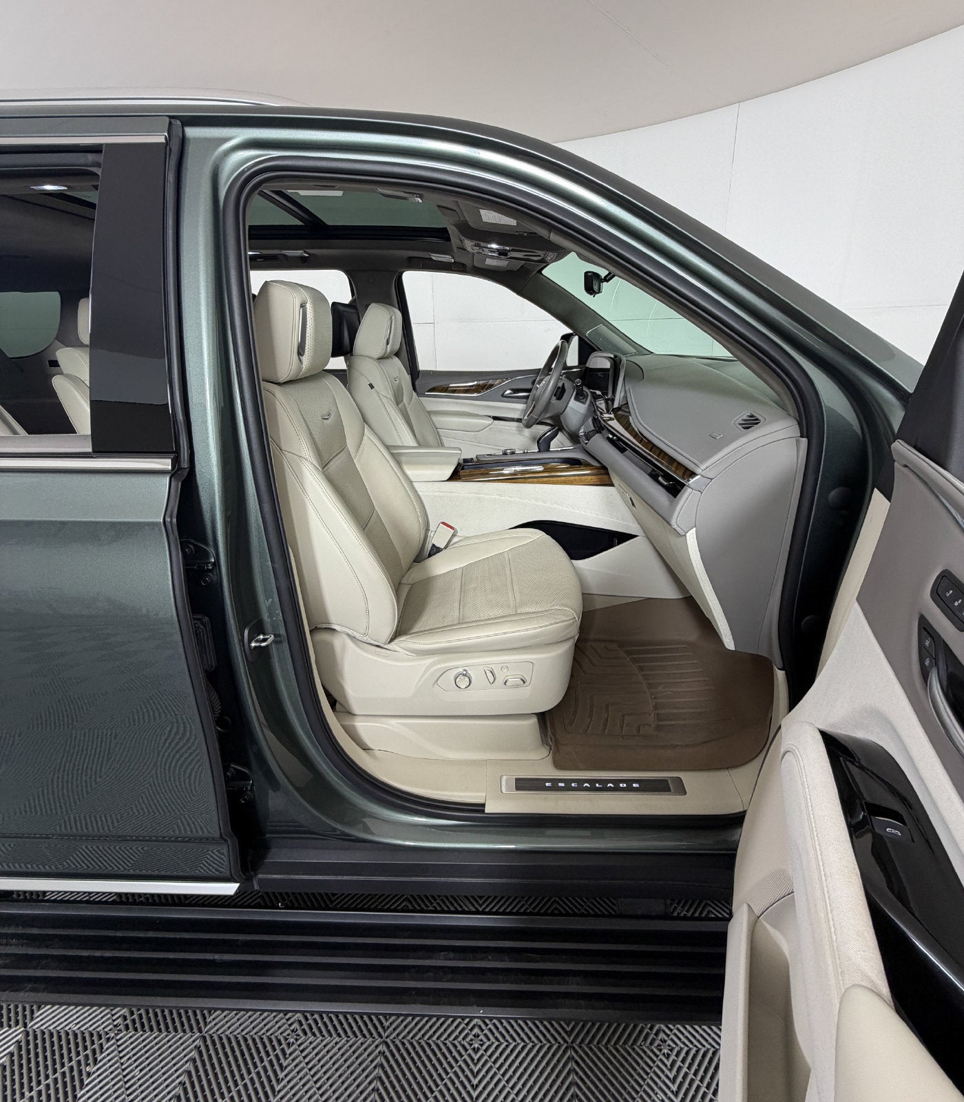 2023 Cadillac Escalade ESV 4WD Premium Luxury Platinum