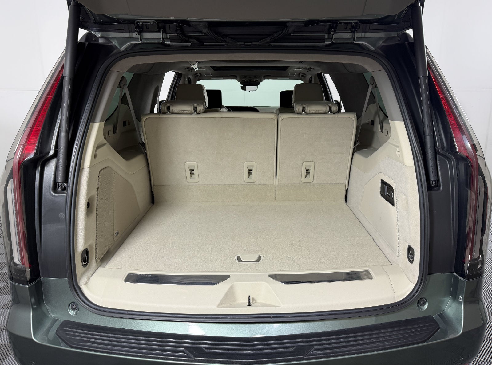 2023 Cadillac Escalade ESV 4WD Premium Luxury Platinum