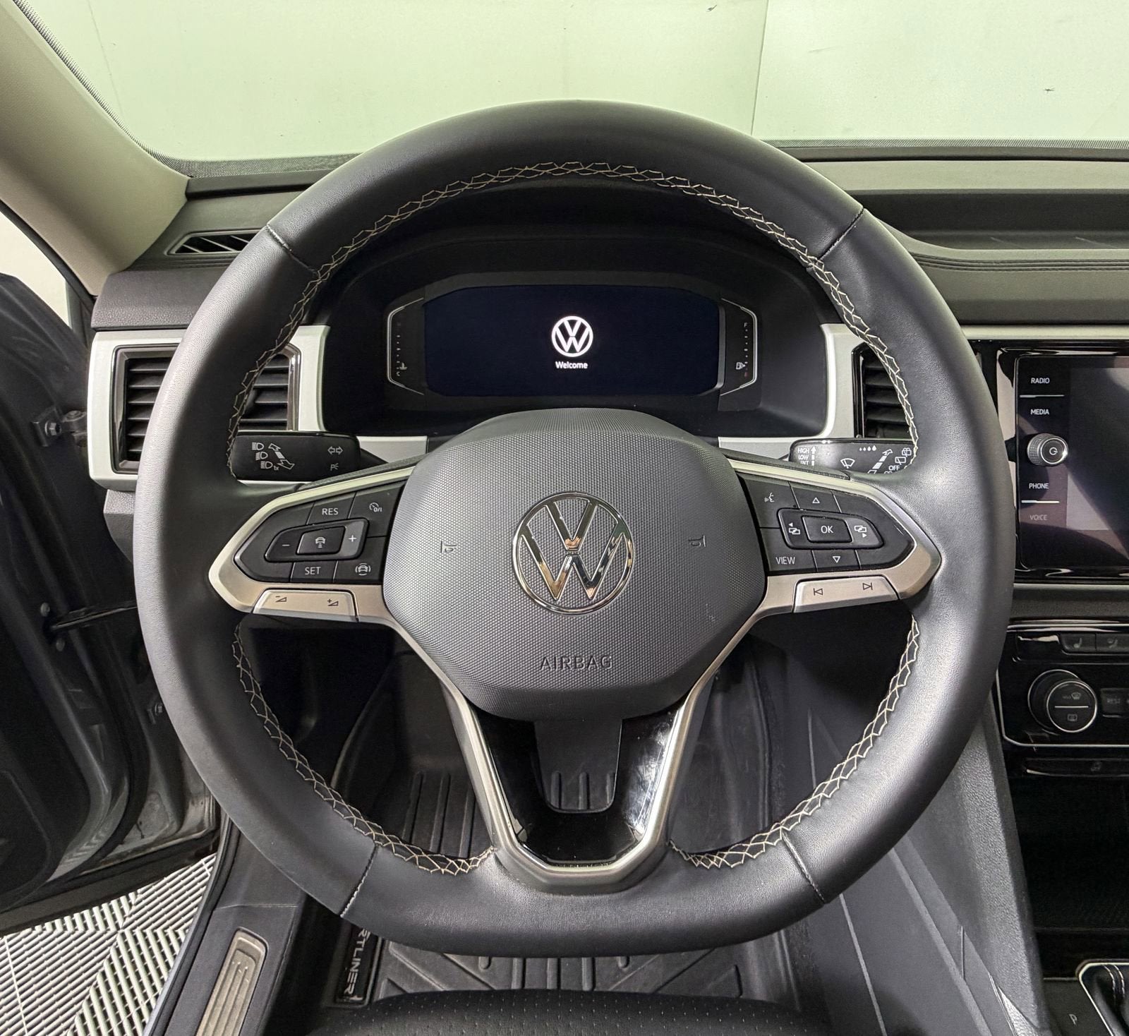 2022 Volkswagen Atlas 3.6L V6 SE w/Technology