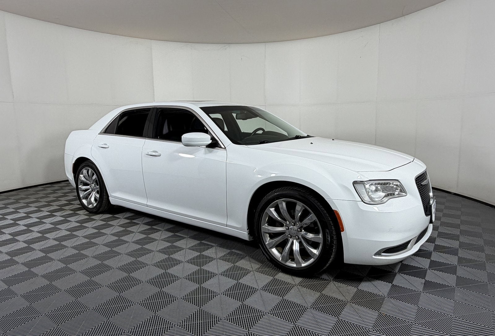 2020 Chrysler 300 Touring L