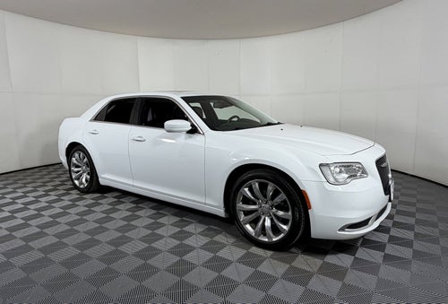 2020 Chrysler 300 Touring L