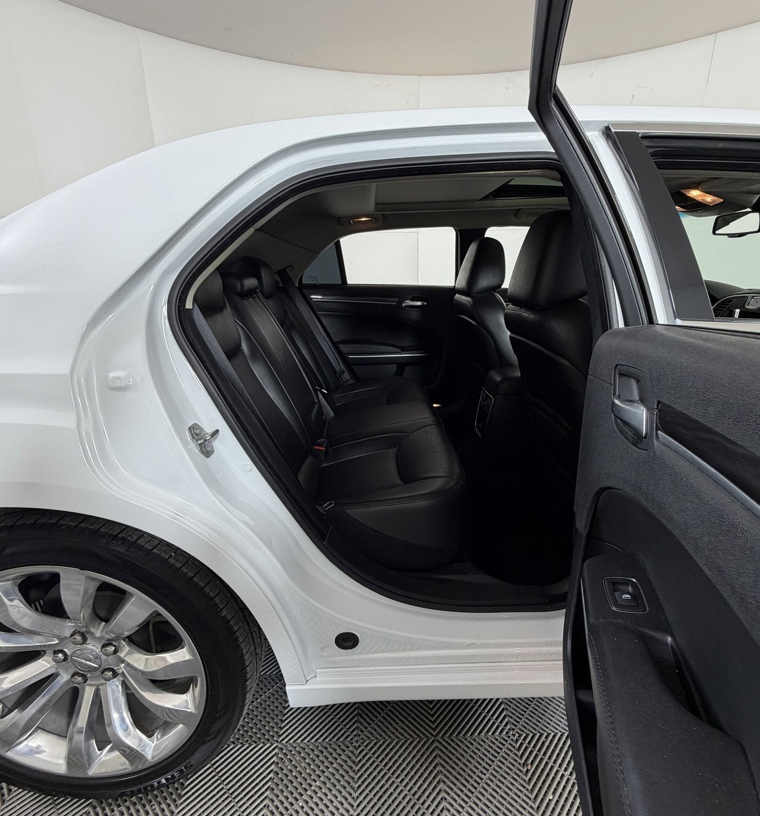 2020 Chrysler 300 Touring L