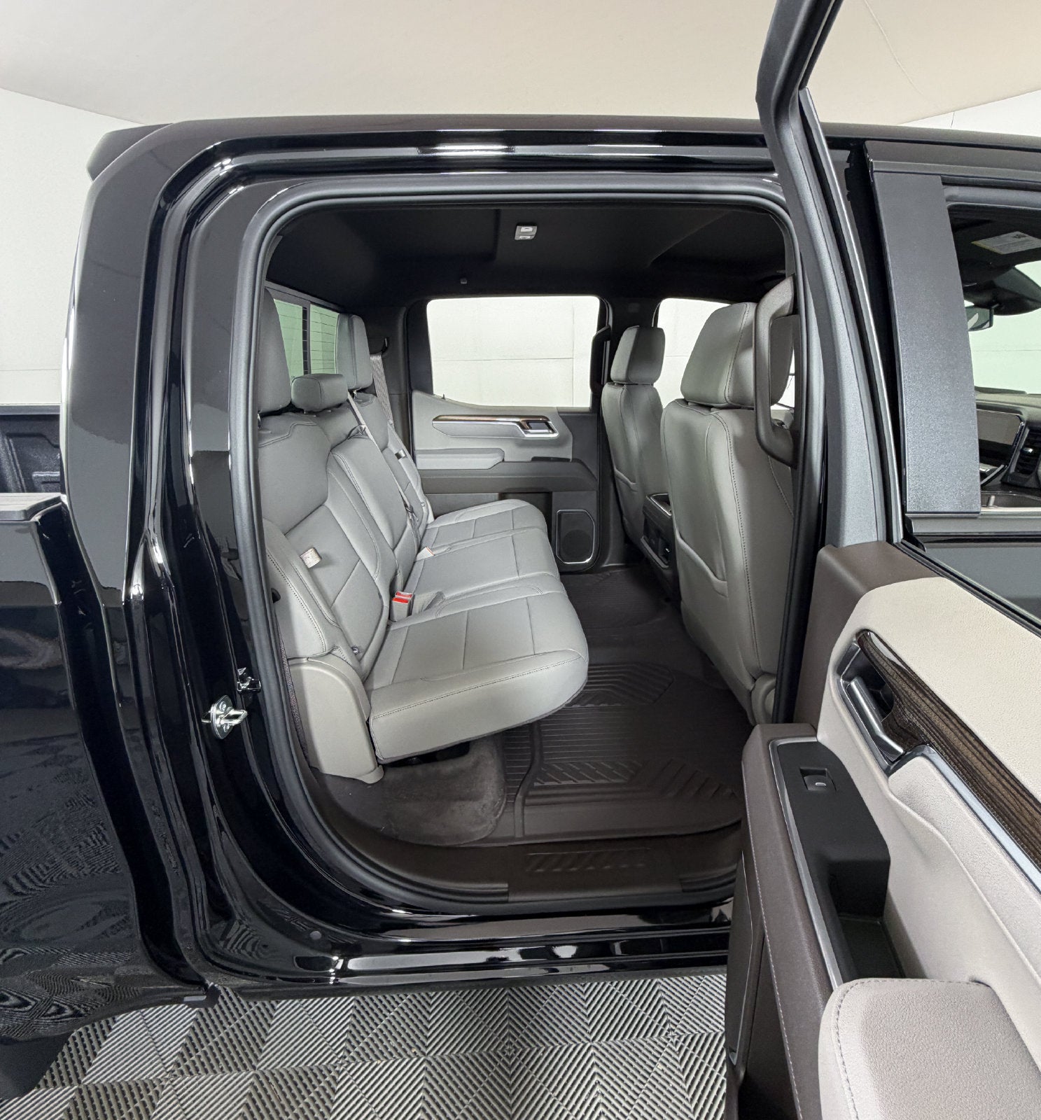 2026 Chevrolet Silverado 1500 LT - Photo 5
