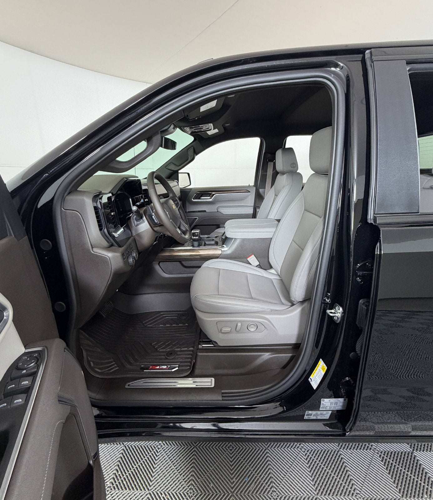 2026 Chevrolet Silverado 1500 LT - Photo 8