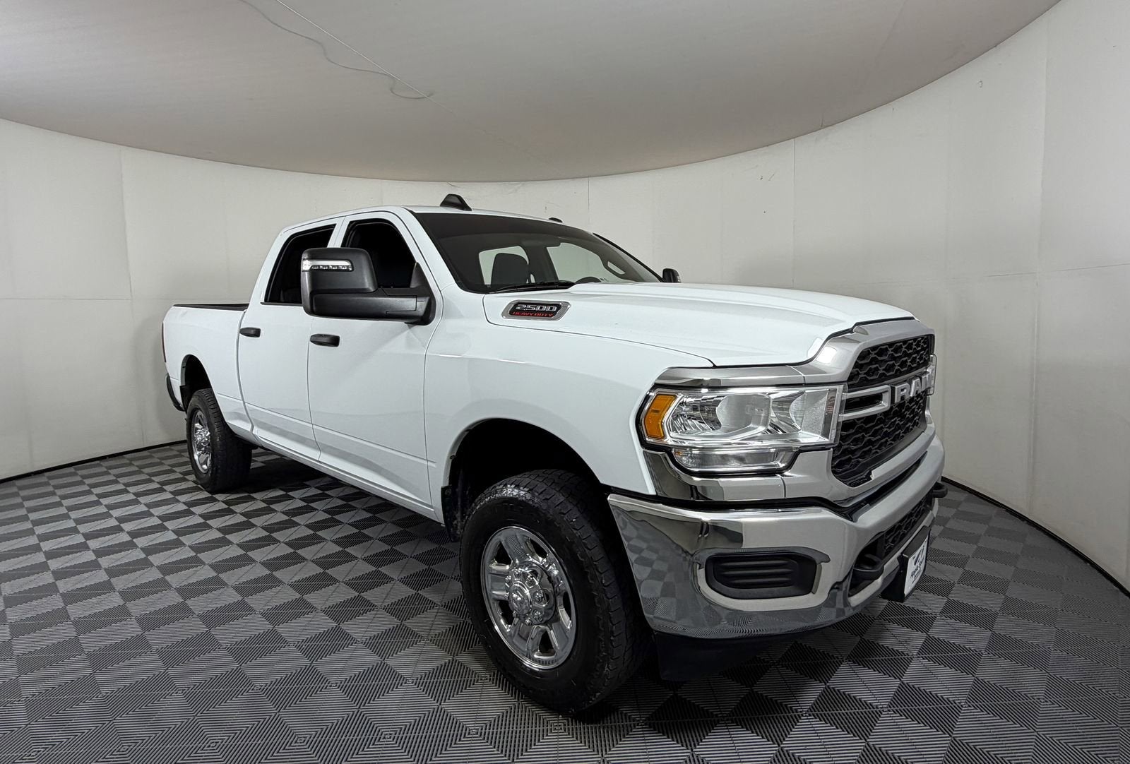 2023 RAM 2500 Tradesman Crew Cab 4x4 6'4" Box