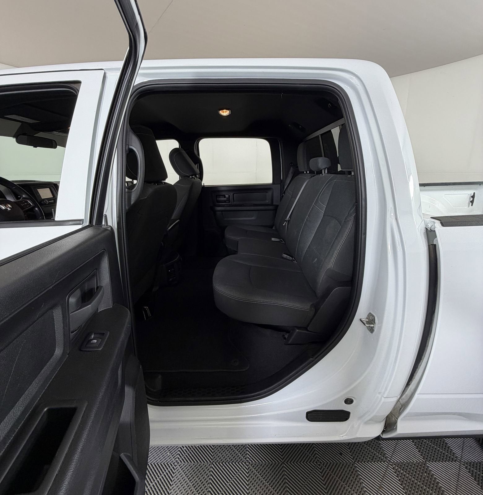 2023 RAM 2500 Tradesman Crew Cab 4x4 6'4" Box