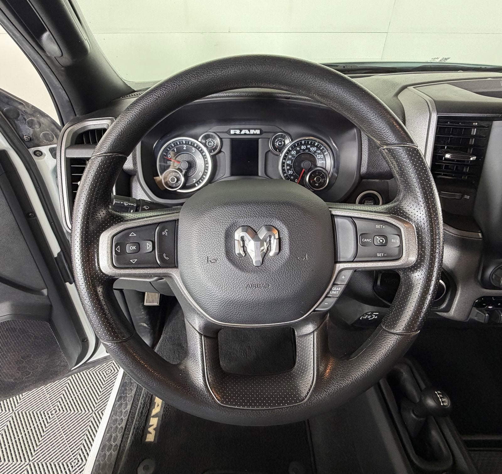 2023 RAM 2500 Tradesman Crew Cab 4x4 6'4" Box