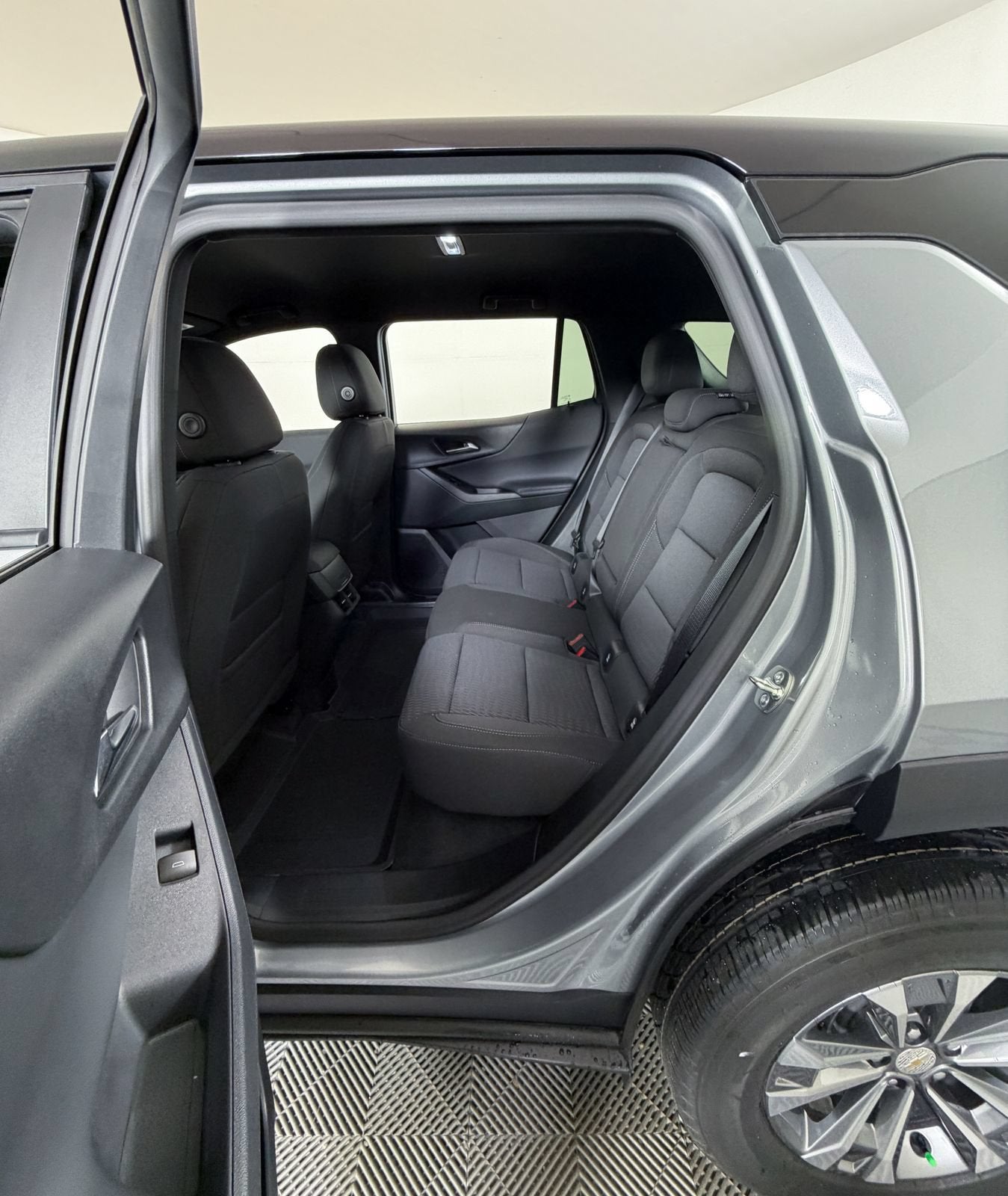 2026 Chevrolet Equinox LT - Photo 8
