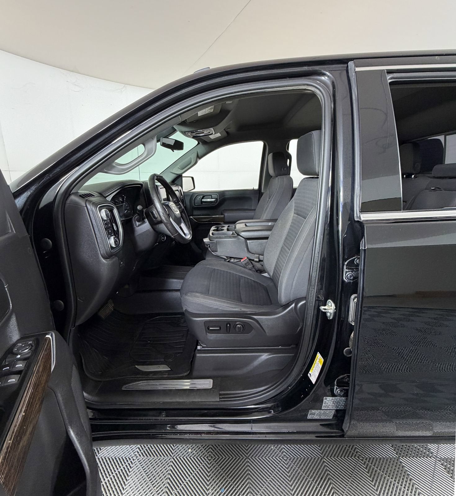2020 GMC Sierra 1500 SLE