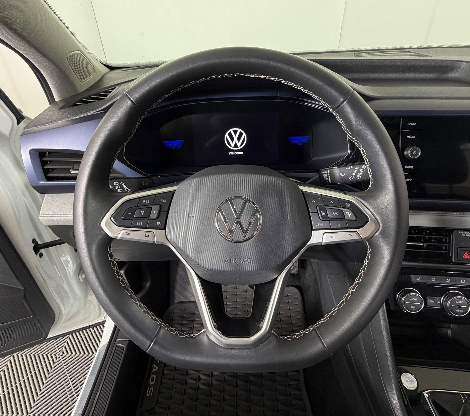 2024 Volkswagen Taos SE