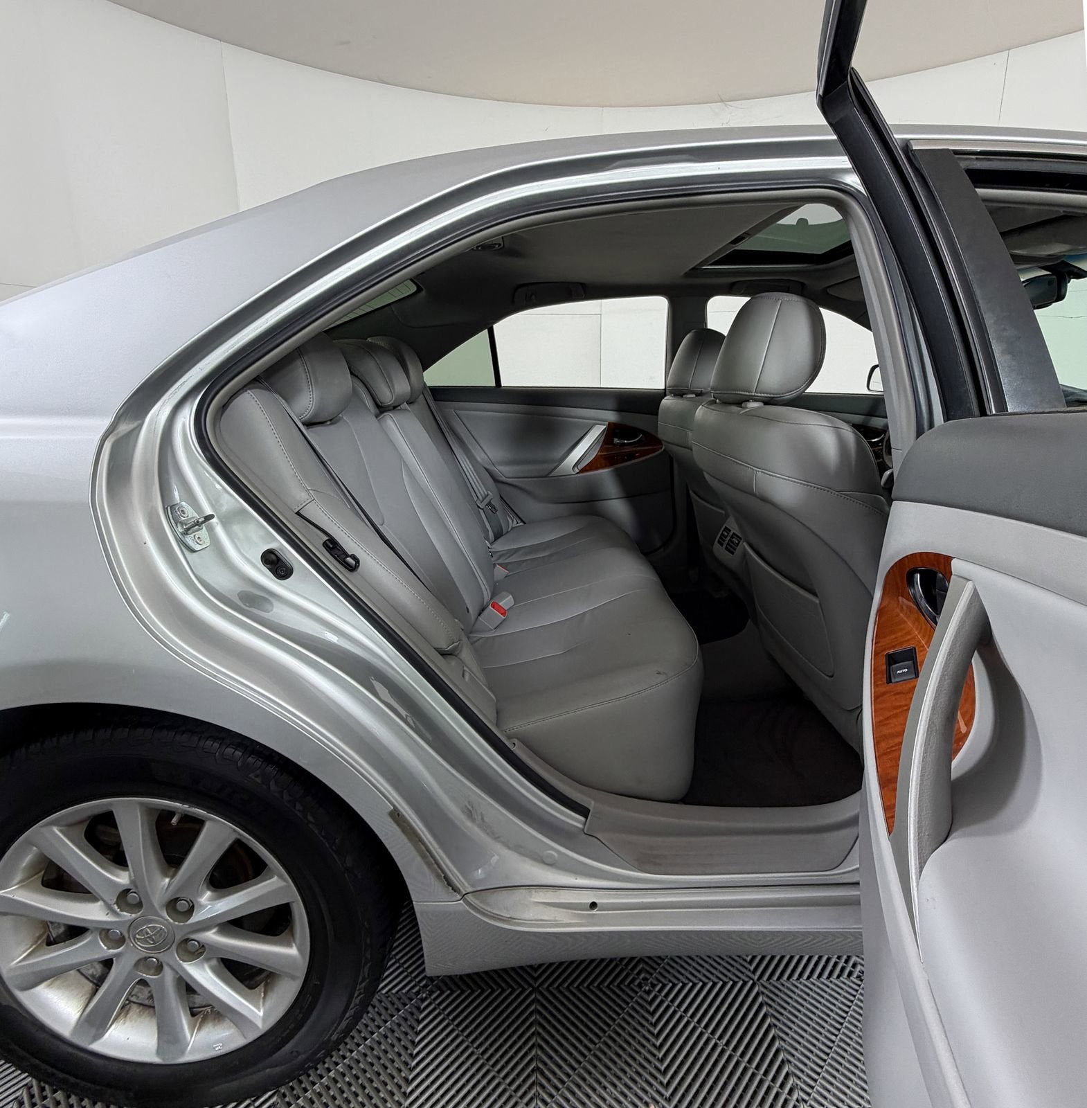 2011 Toyota Camry XLE V6