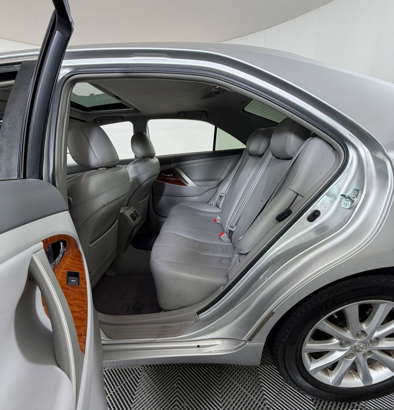 2011 Toyota Camry XLE V6