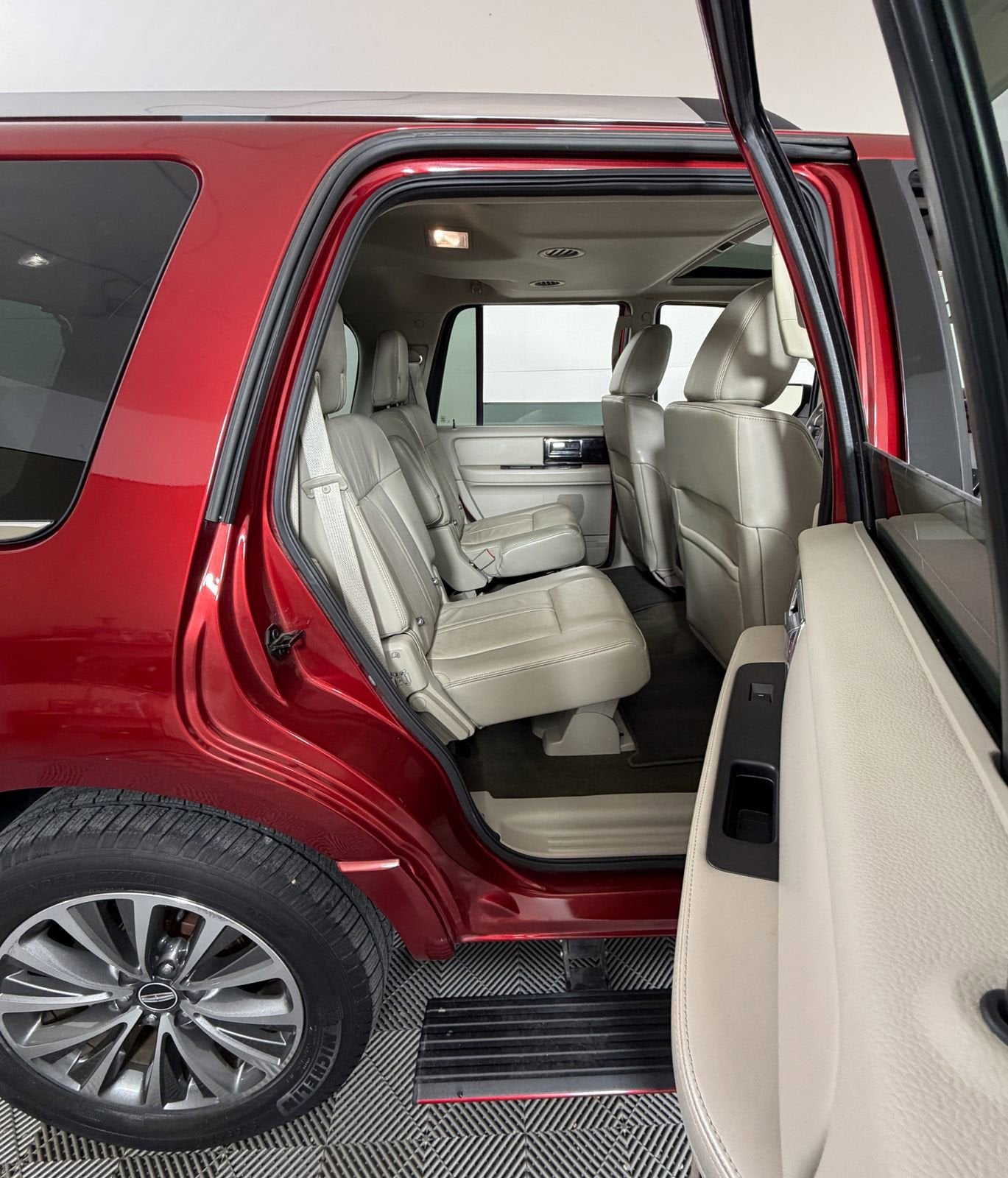 2017 Lincoln Navigator Select