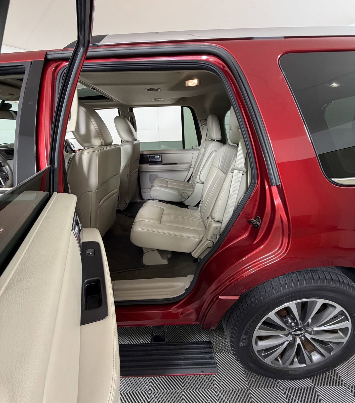 2017 Lincoln Navigator Select