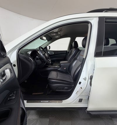 2020 Nissan Pathfinder SL 2WD
