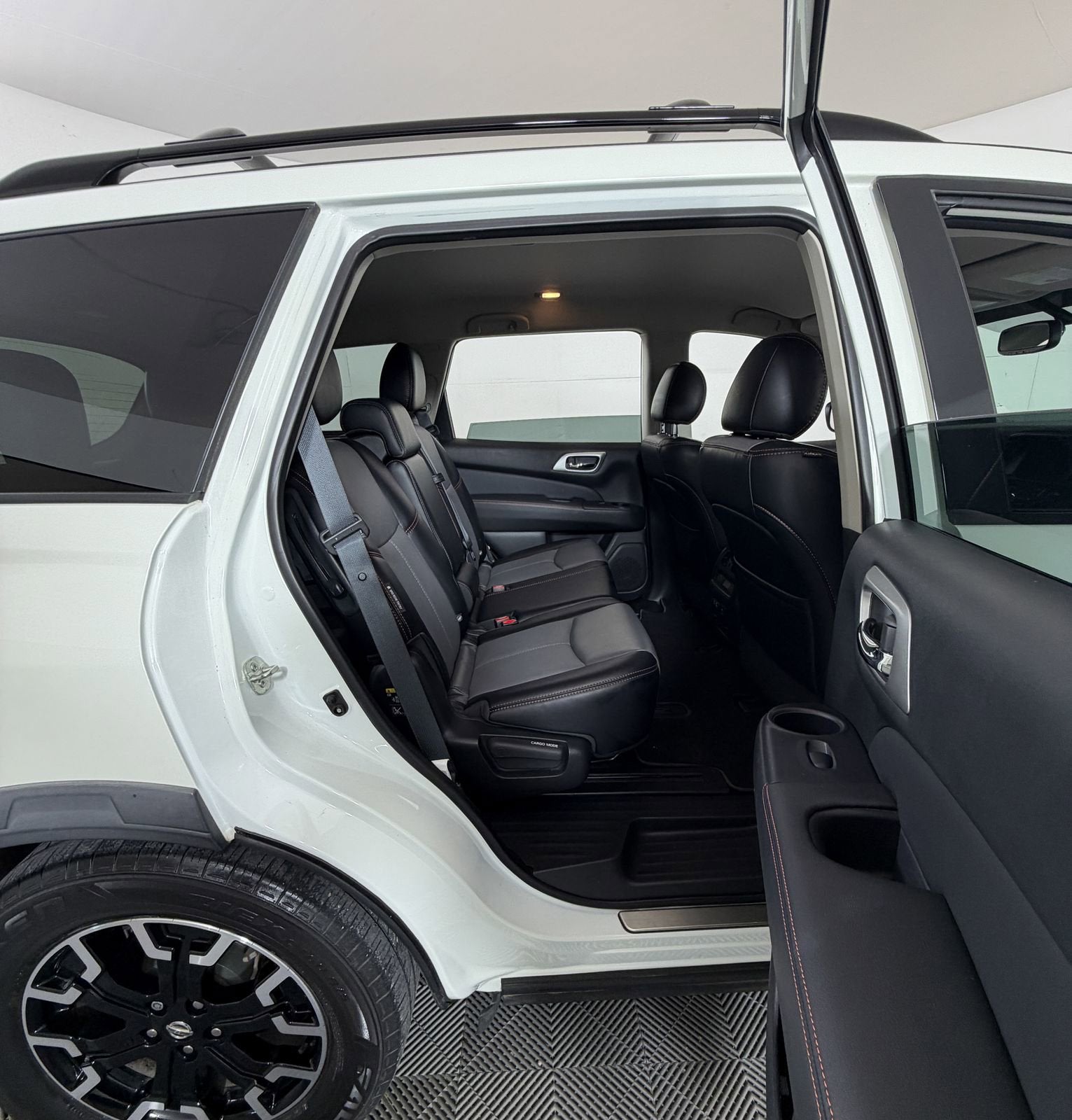 2020 Nissan Pathfinder SL 2WD