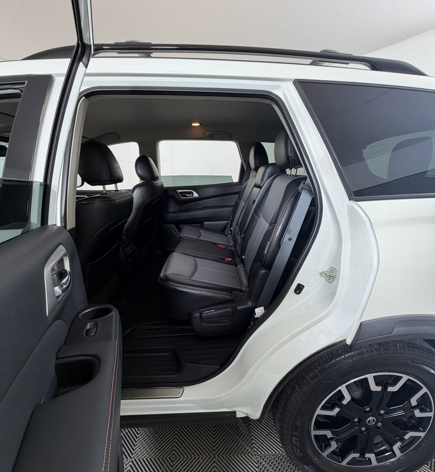 2020 Nissan Pathfinder SL 2WD