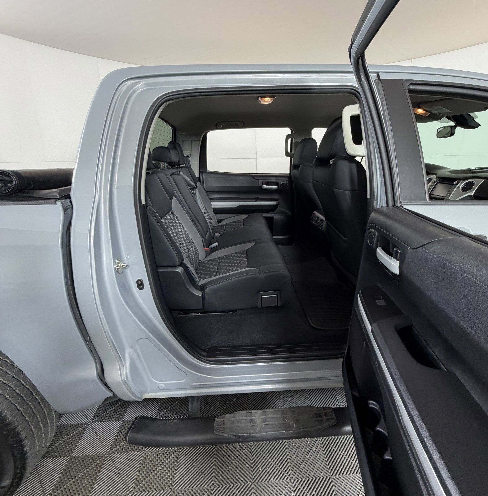 2019 Toyota Tundra 4WD SR5