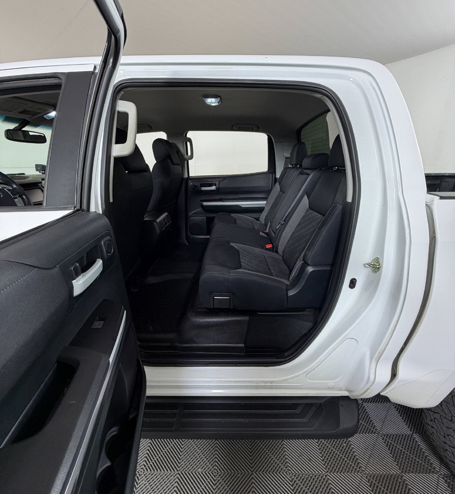 2016 Toyota Tundra 4WD Truck SR5