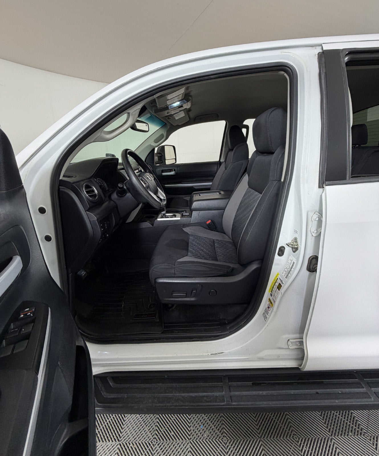 2016 Toyota Tundra 4WD Truck SR5