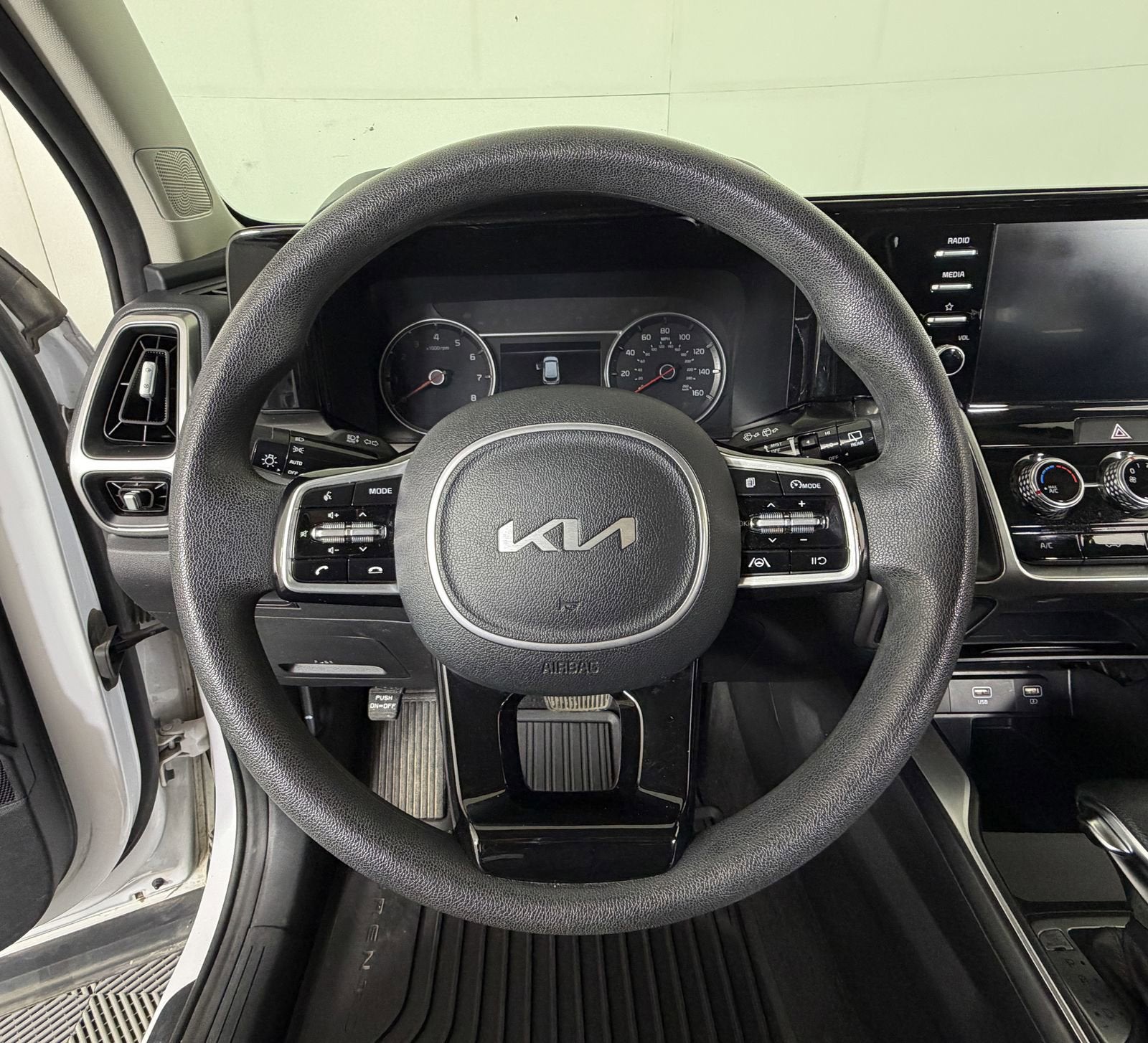 2022 Kia Sorento LX