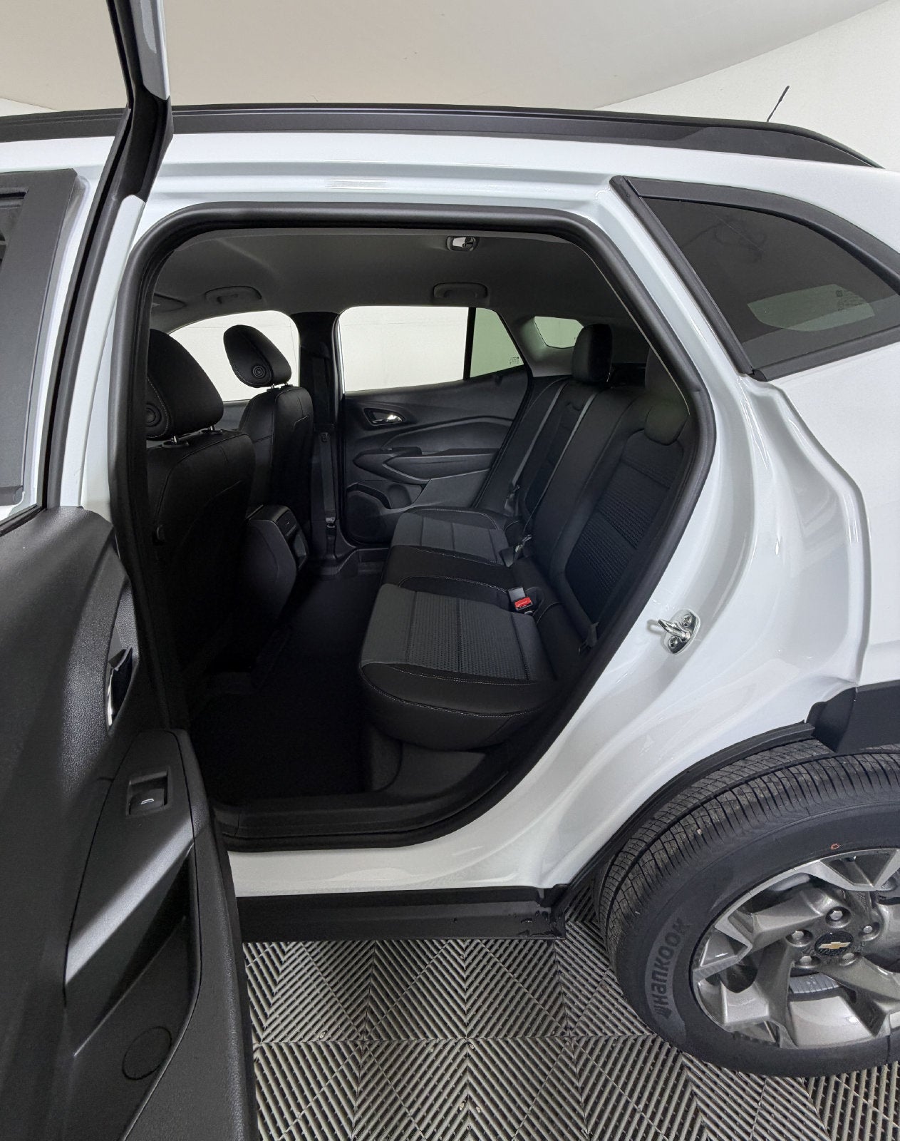 2026 Chevrolet Trax LT - Photo 8