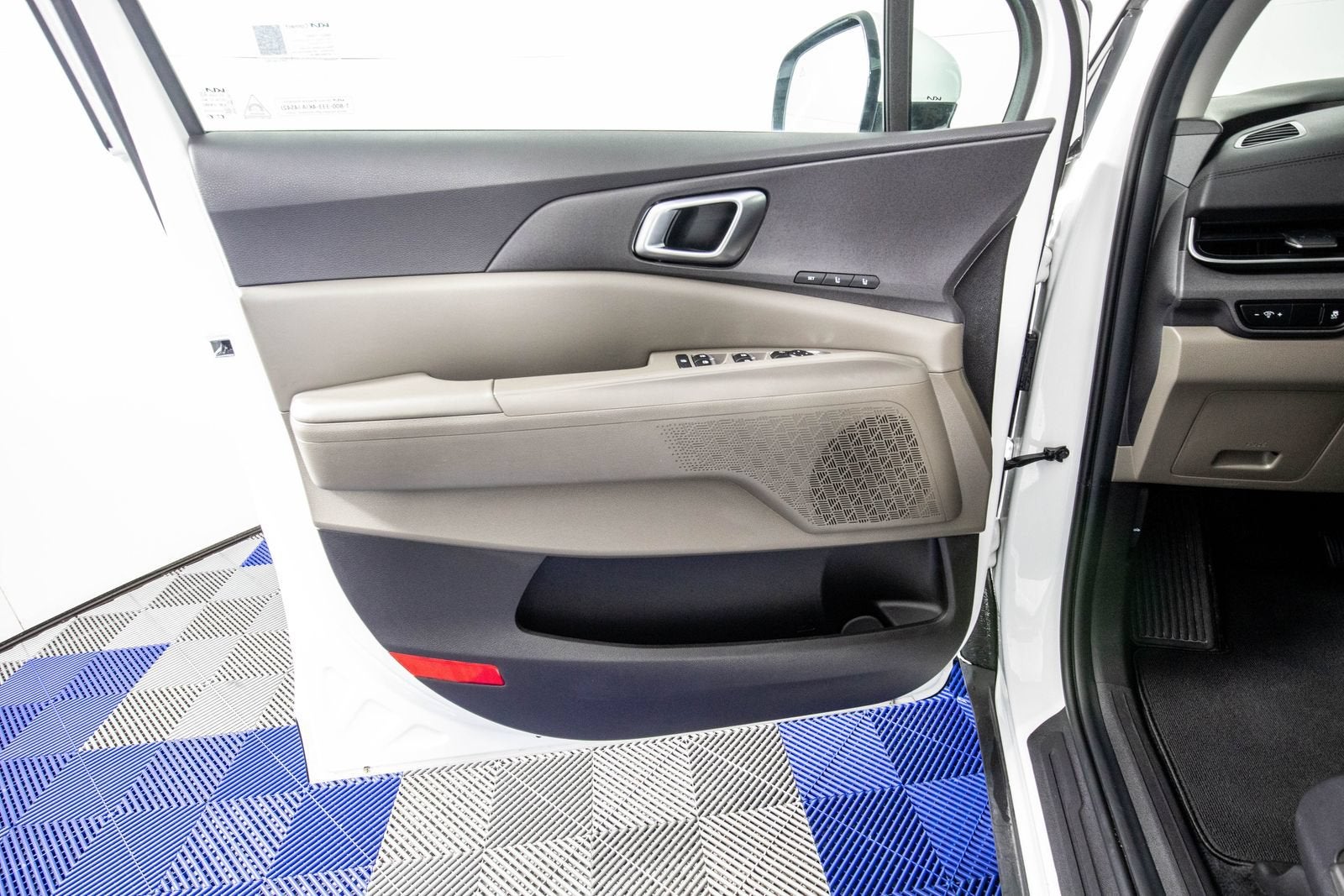 2025 Kia Carnival MPV SX