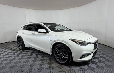 2017 INFINITI QX30 Premium