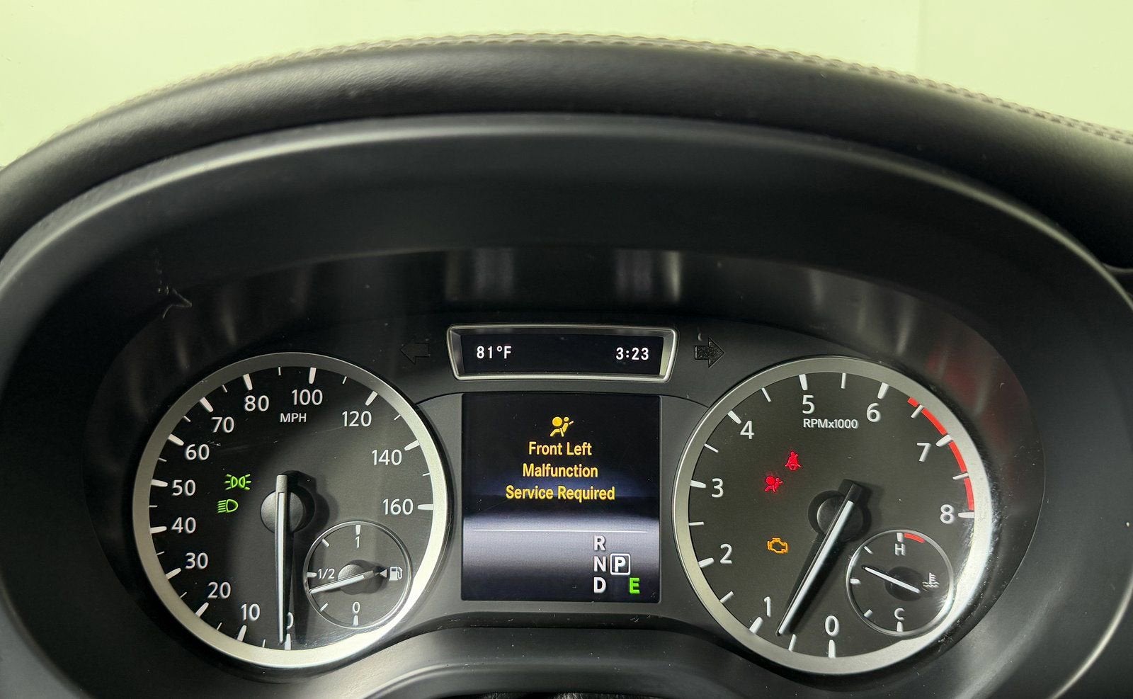 2017 INFINITI QX30 Premium