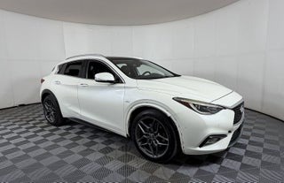 2017 INFINITI QX30 Premium