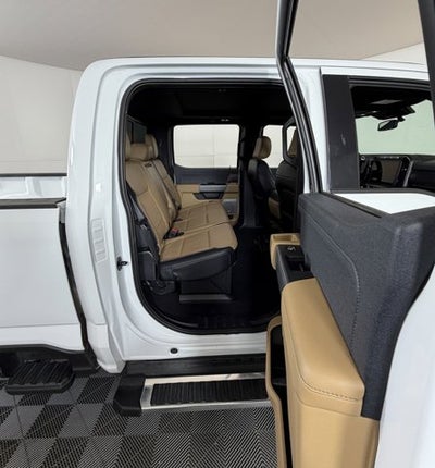 2023 Ford Super Duty F-450 DRW LARIAT