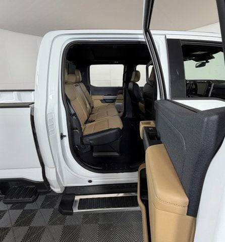 2023 Ford Super Duty F-450 DRW LARIAT